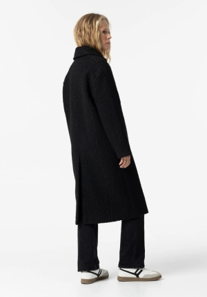  001 000 Black