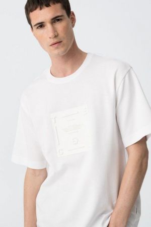  001 001 White